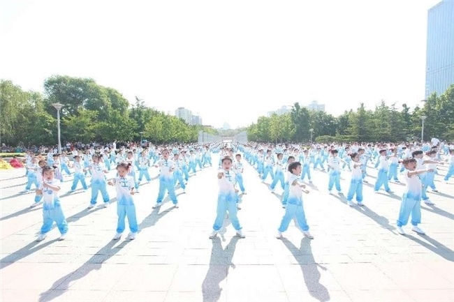 歌曲中华武术，小朋友练武术的魅力与力量_词语解释落实