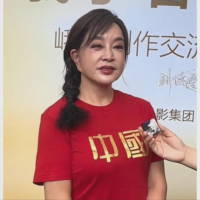 刘晓庆认证自己有8个男朋友，娱乐圈的爱情风云