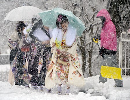 日本大雪引发灾难，数百人丧生